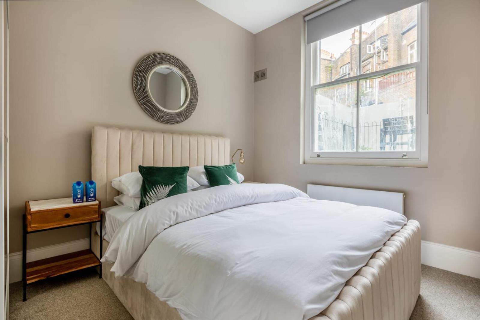 Hampstead High Flyer Villa London Eksteriør billede